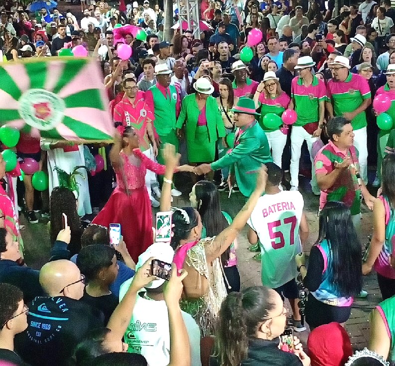 Samba e Seresta dia 23 – Bonecos Cobiçados